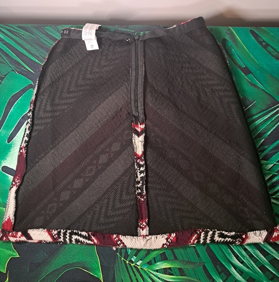 Zara wool tapestry skirt XS, white red black pattern, Aztec, tribal - Picture 6 of 7